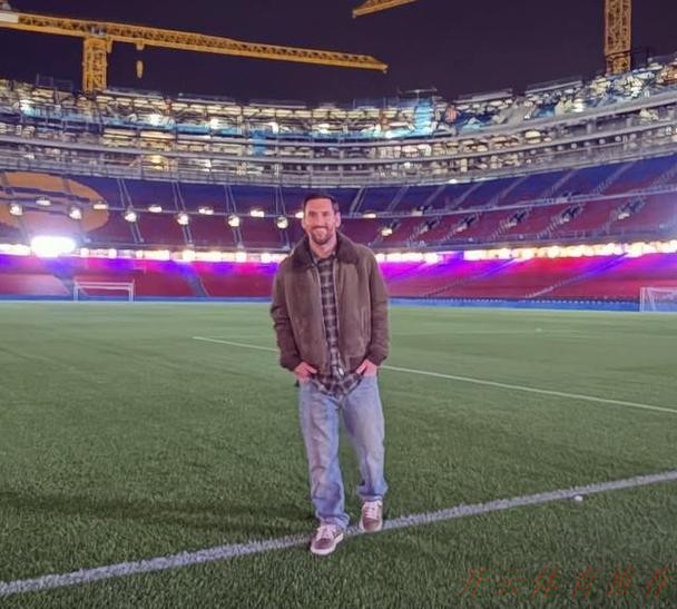 开云体育APP下载：巴萨重返诺坎普，拉波尔塔开球仪式引爆争议！