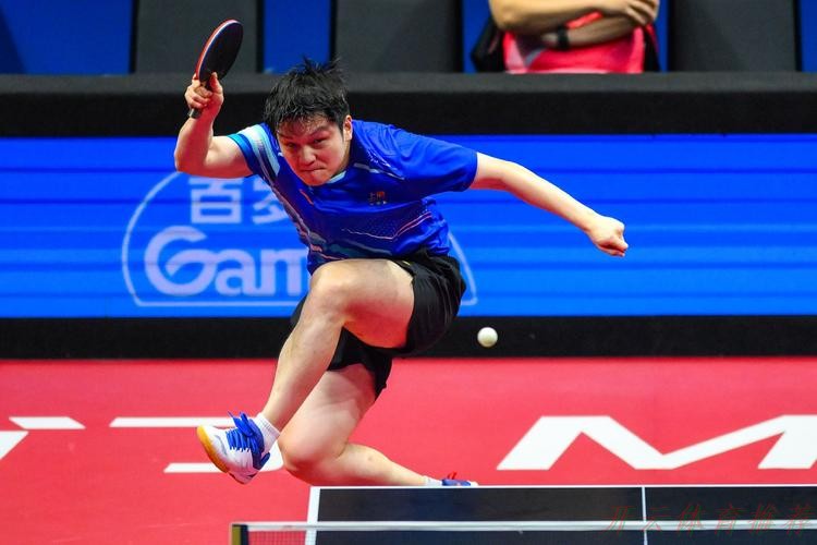 开云体育官方：16日综合：巩立姣泪别收官之战 樊振东、王曼昱双双卫冕